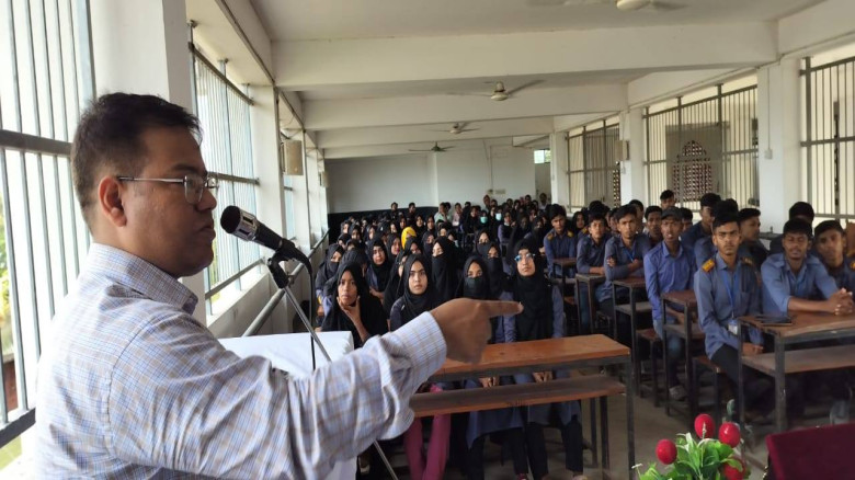 রাজাখালী ফৈজুন্নেছা উচ্চ বিদ্যালয় এন্ড কলেজে পাঠদান সম্প্রস