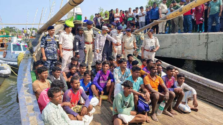 বাঁশখালীর ২৬ মাঝি–মাল্লাসহ ফিশিং ট্রলার নিয়ে গেল ভারতীয় কোস্টগার্ড